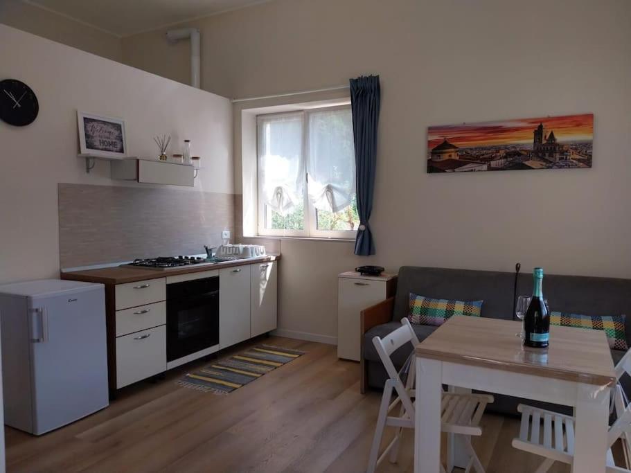 Casa Elly Διαμέρισμα Riva di Solto Εξωτερικό φωτογραφία